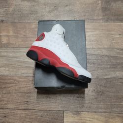 2016 Jordan 13s Chicago Size 6youth