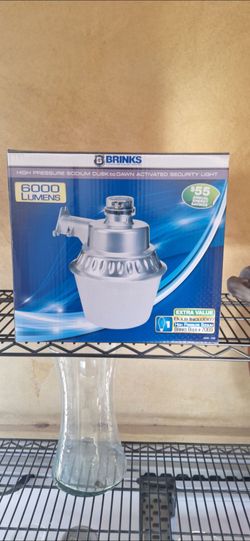 House wall light fixture dust To Dawn new: