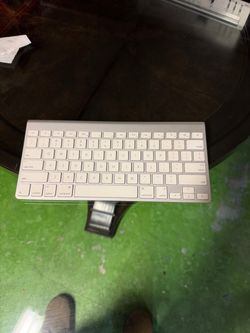 ⁠Apple Wireless Bluetooth Keyboard Model A1314 Silver Aluminum (Takes AA Batteries)⁠
