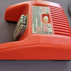 Milwaukee M18/28 volts Li-Ion 18 28 NiCd Quick Battery Charger 