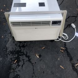 Very Good Condition LG Air Conditioner 