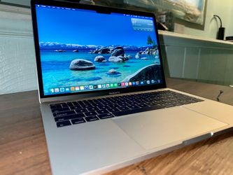 MacBook Pro With Mac OS & Windows 11