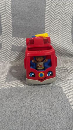 Fisher-Price Little People Helping Others Fire Truck Musical Toddler Toy with 2 Firefighter Figures