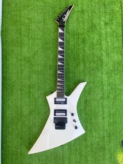 Jackson JS32 Kelly White