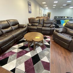 GORGEOUS 3 PIECE SOFA SETA!