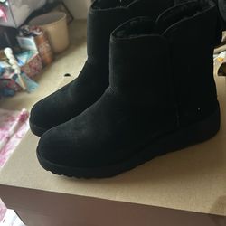 Brand New Ugg Boots Never Been Worn Size 9