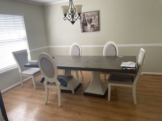 Great Looking Dining Room Set