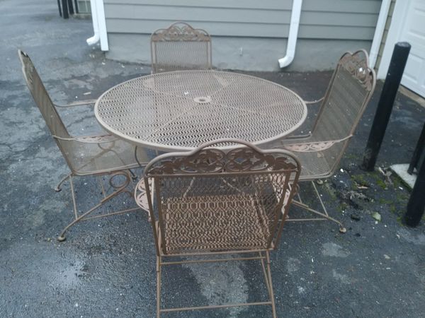 Table And Four Spring Rocking Chairs Wrought Iron Outdoor Furniture Table And Four Spring Rocking Chairs Wrought Iron Outdoor Furniture