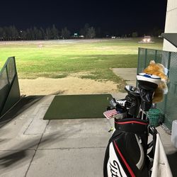 Titleist Midsize Staff Tour Bag With Matching Shag Bag