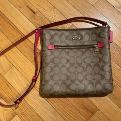 COACH Shoulder Bag Sacoche Beige Pink Signature