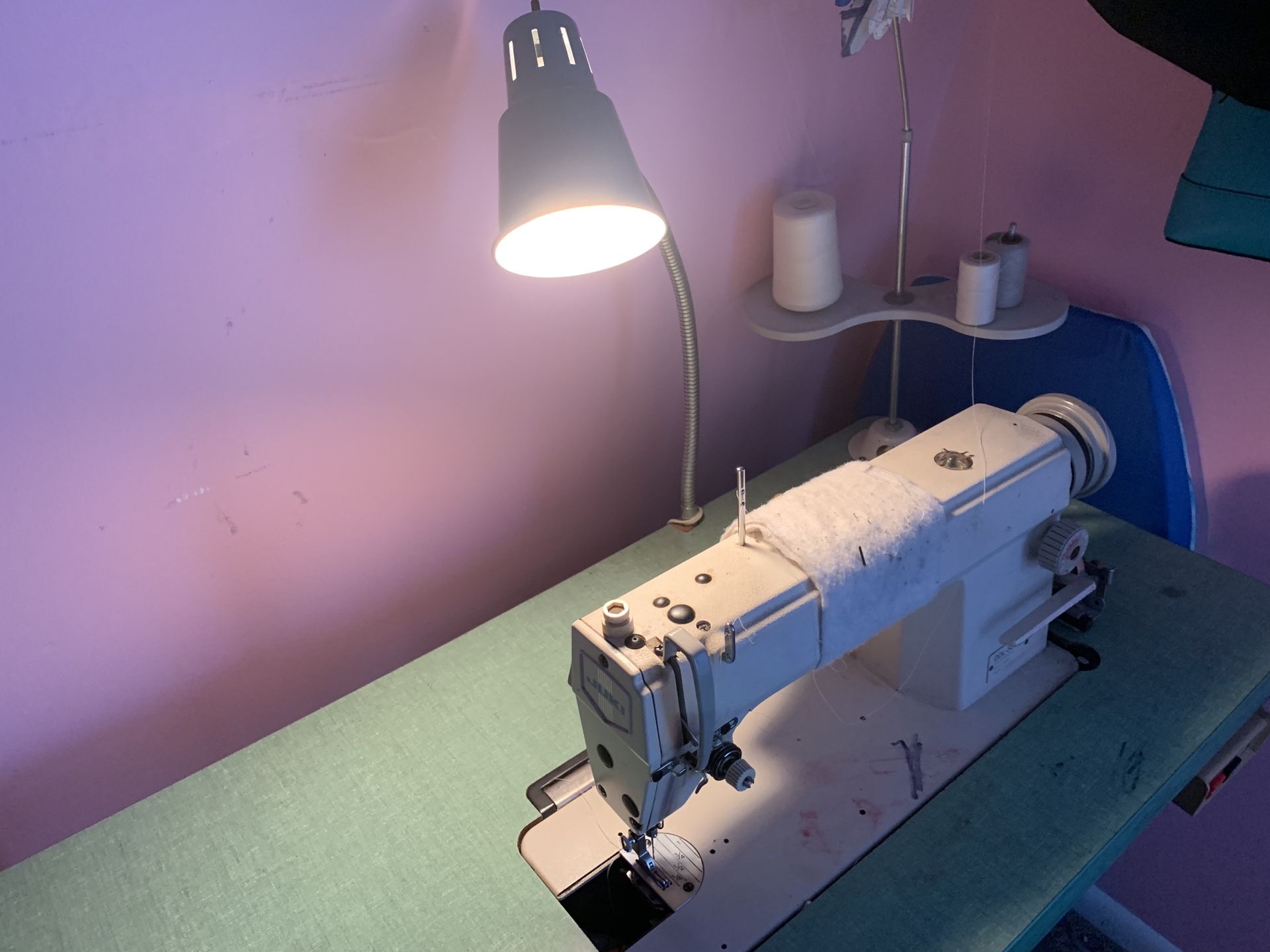 Juki DDL5530N Lockstitch Straight Stitch Industrial Sewing Machine for