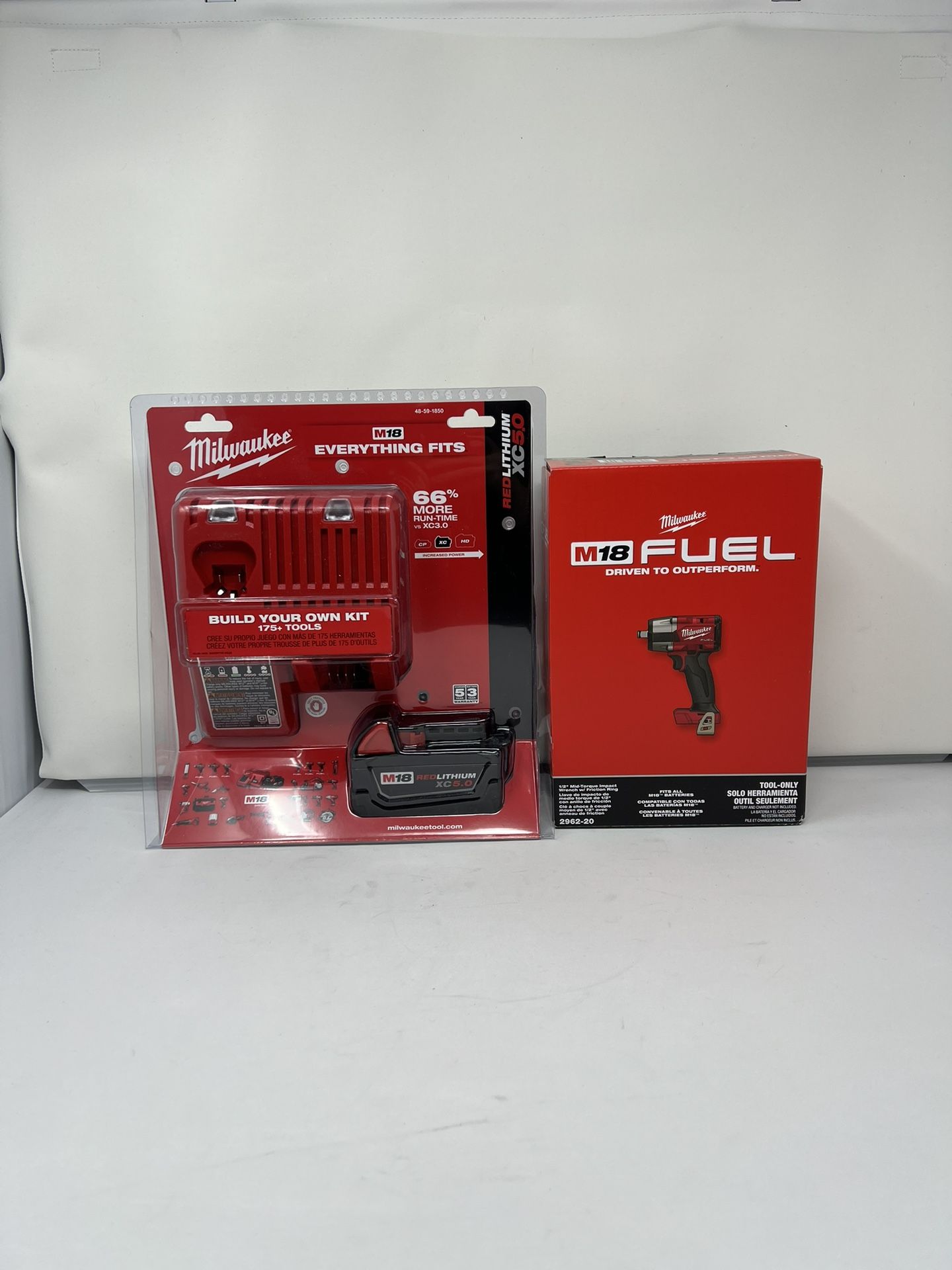 Milwaukee M18 FUEL 1/2 in. Impact Wrench w/ 5.0Ah Starter Kit