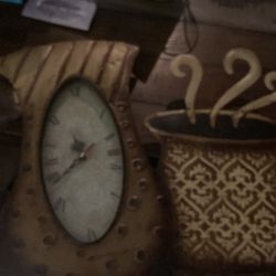 Coffee, mug, and coffee pot clock