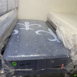 TWIN XL STEARNS & FOSTER LUX ESTATE (EXTRA-FIRM) MATTRESS & BOX SPRING BED SET