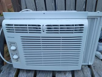 Window air conditioner