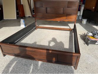 Nova King Bed