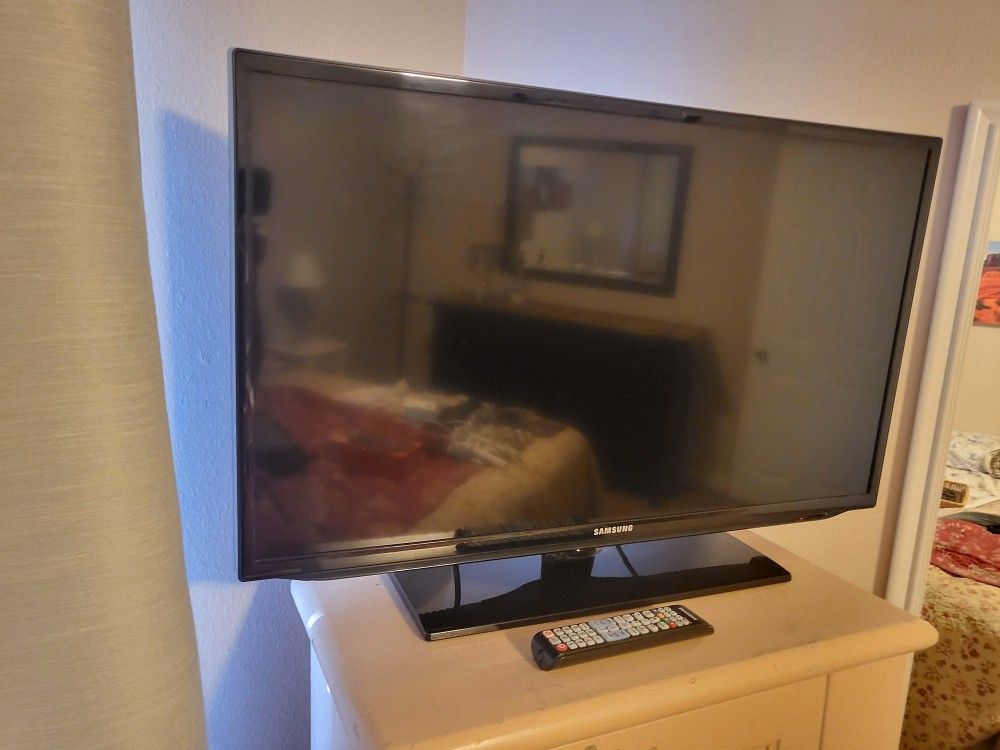 32" Samsung TV