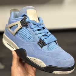 Jordan 4 UNC