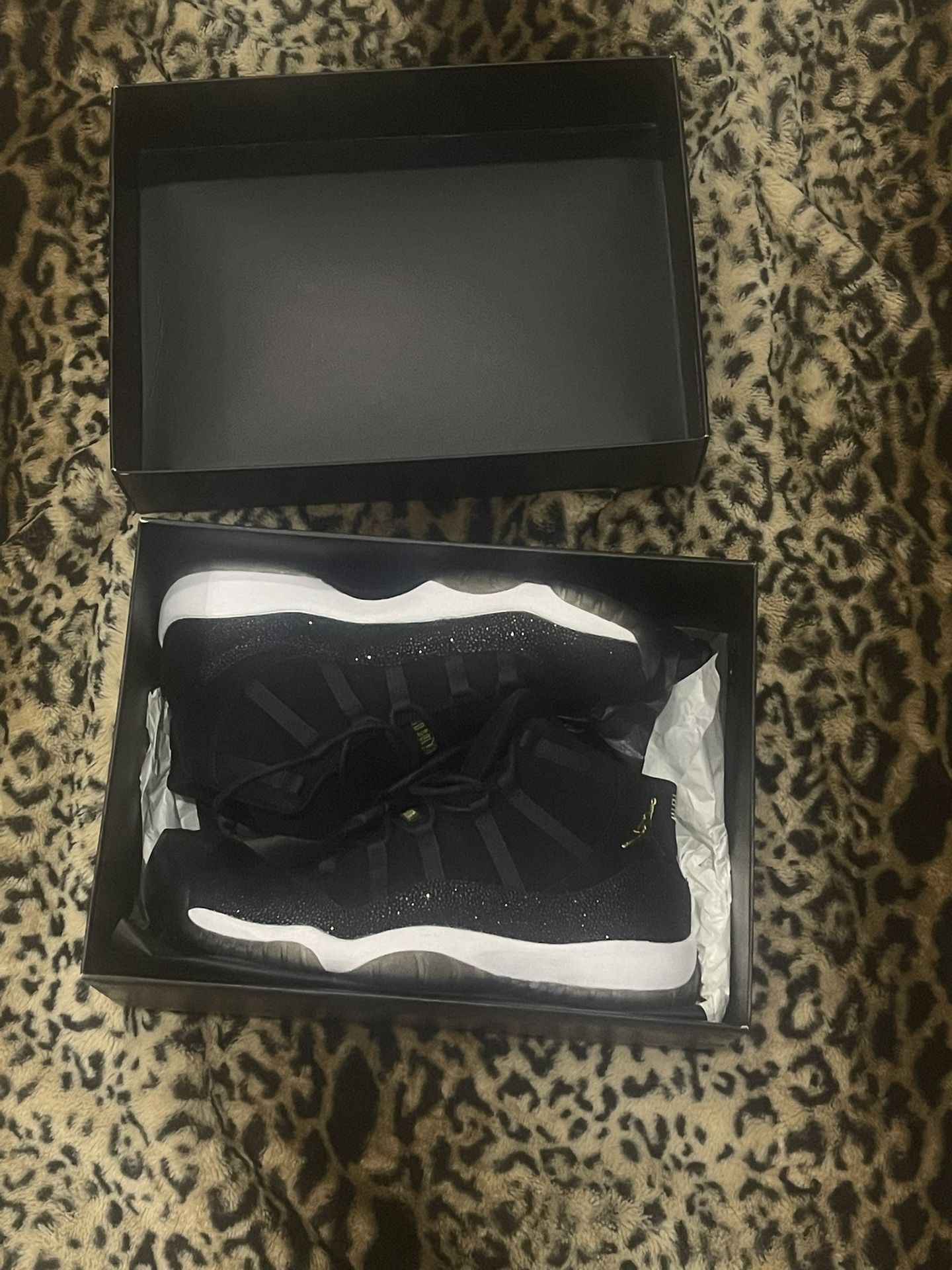 Air Jordan 11 Retro Heiress Black Stingray (GS)