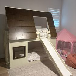$600 Kids Bunk Bed w/ Mattresses