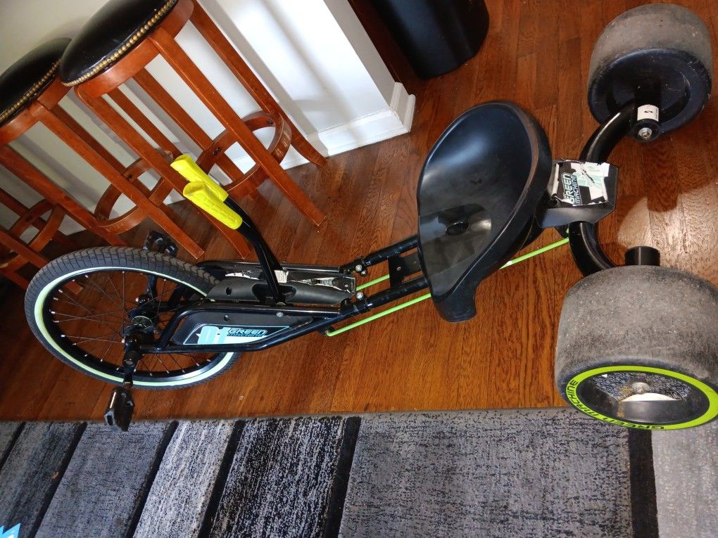 Drift Bike/ Tricycle for Children and Adults.Huffy 20" Green Machine.