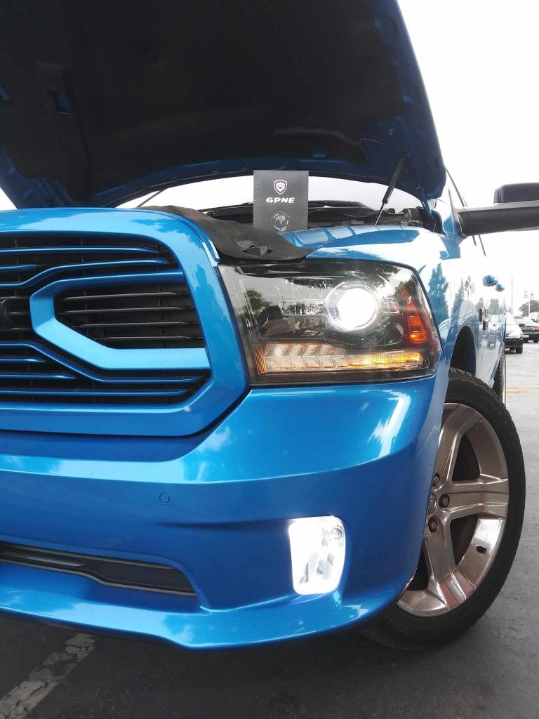 Car Led Headlights Kit Model 9006 (Same as 9005 9012 HB3 HB4 H10)
$29 COMPLETE KIT
2 BULBS for:
Headlights, Low beam, High beam, DRL or Foglights
*