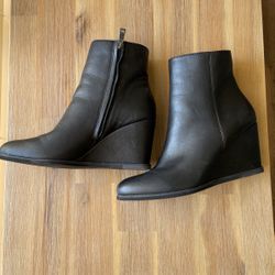 Women’s Leather Boots