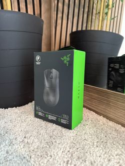 Razer DeathAdder V3 HyperSpeed Wireless Gaming Mouse