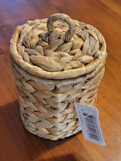 NEW Home Design Water Hyacinth Canister with Lid Farmhouse Style