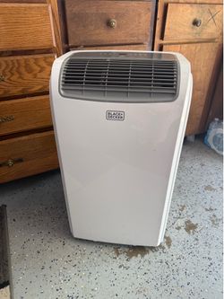 BLACK+DECKER 10,000 BTU Portable Air Conditioner (SACC/CEC)