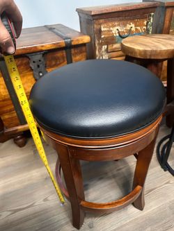 Solid Wood Swivel Bar Stool – Cherry Finish – Black Leather Seat