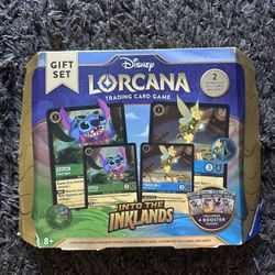 Disney Lorcana TCG: Into The Inklands Gift Set| Deluxe Collectible Set with Over 200 Art Pieces | Ultimate Game Experience for Ages 8+