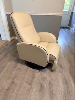 Swivel Rocking Recliner Chair/ Leather Recliner Glider