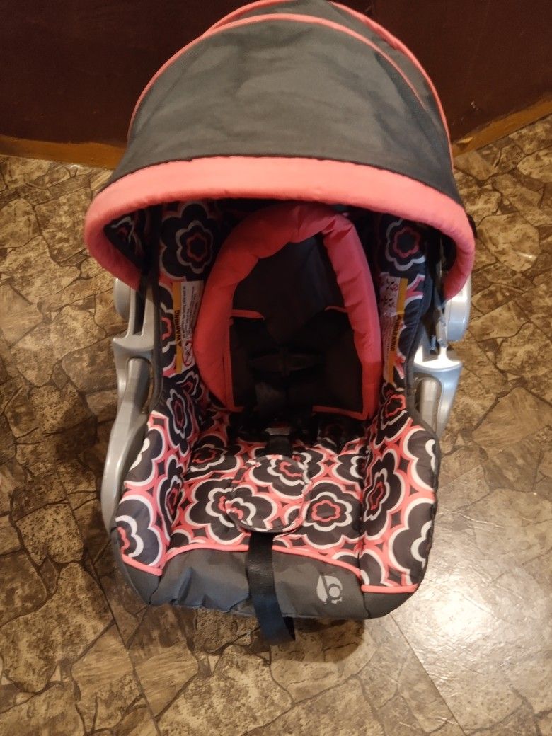 Baby Trend Carrier