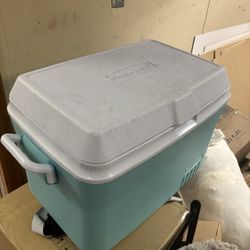 LOW PRICE MOVING- CUTE TEAL COOLER FOR SUMMER 