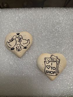 Set of 2 Heart-Shaped Illustrated Stones