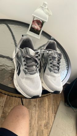 Reebok men’s Shoes Size 9 1/2 