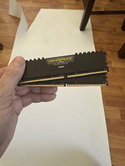CORSAIR Vengeance LPX DDR4 RAM 32GB (2x16GB)
