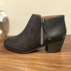 Black ankle booties size 6 1/2
