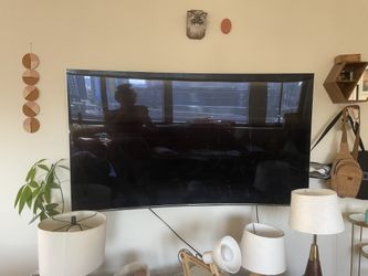Samsung Curved 65” Tv