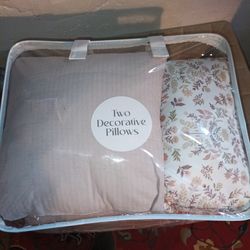 6 piece Bedding set Full/Queen Size.