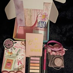 Stationary book bundles