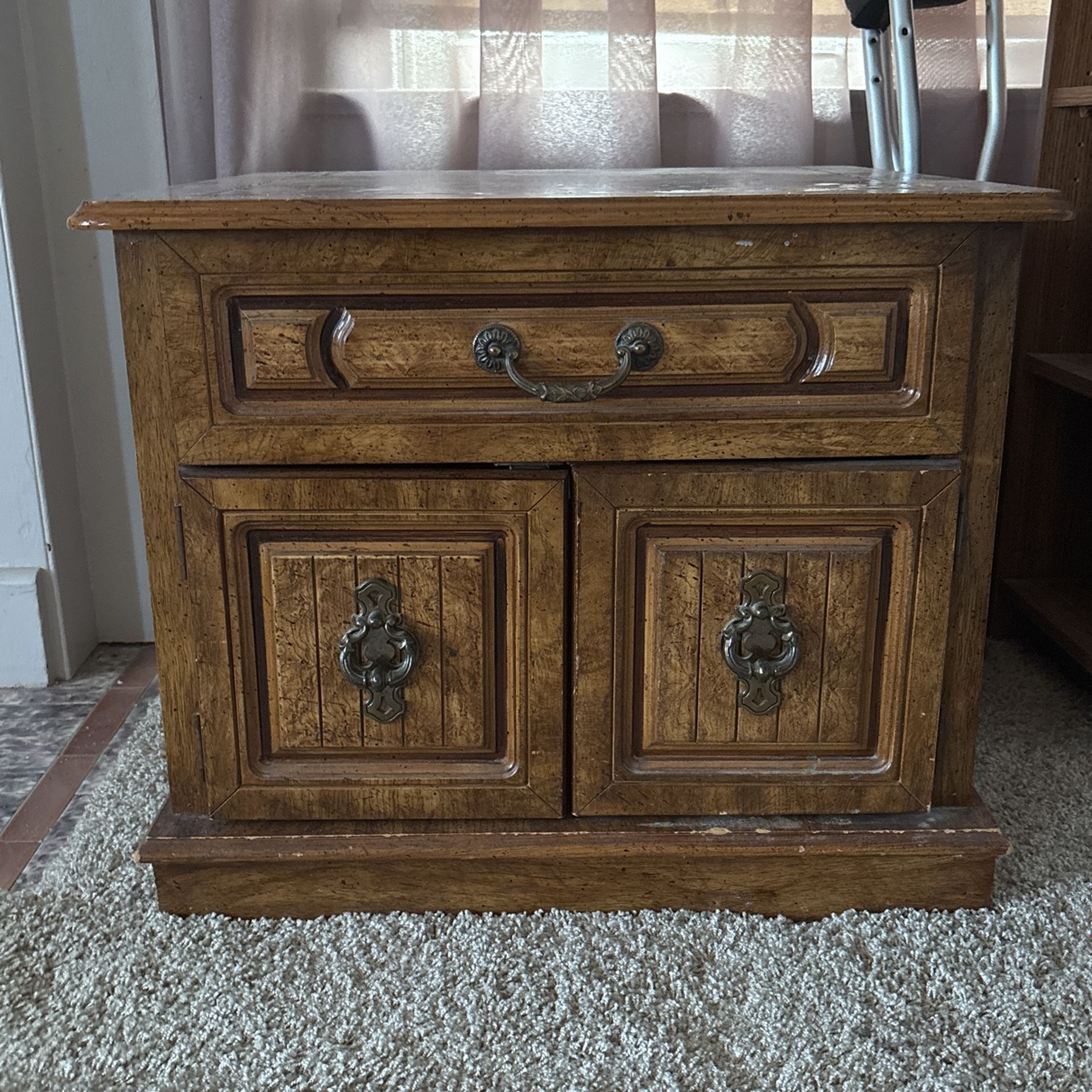 Vintage Side Table!!