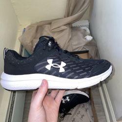 Under Armour Assert 10