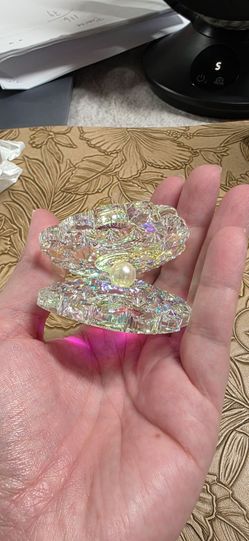 Crystal shell decor