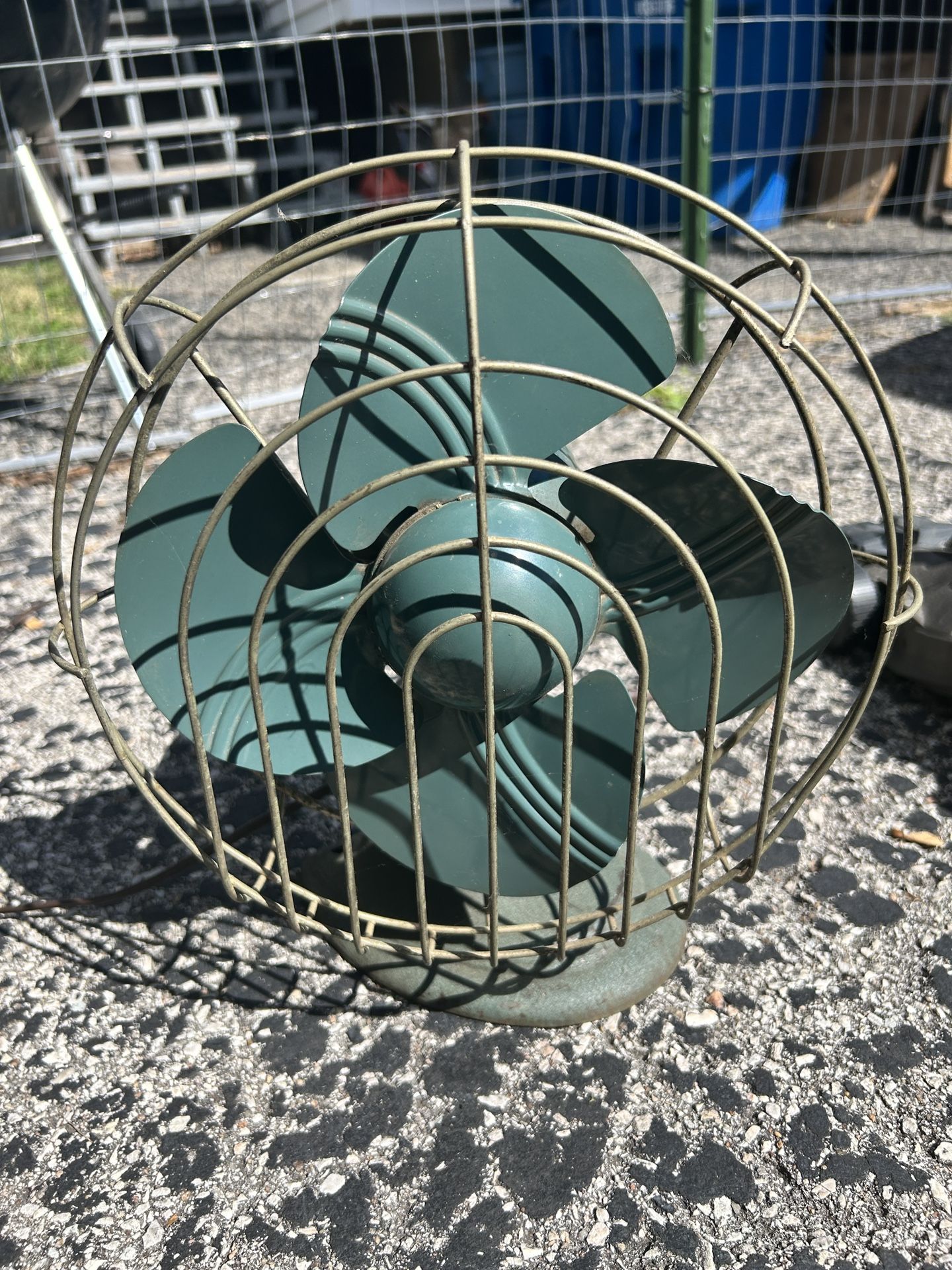 Vintage Dominion # 2012 Tabletop Desktop 10” Oscillating Fan 65 Watt 1940’s