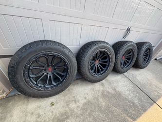 Nitto Ridge Grappler Rugged Terrain Tire for Off-Road SUVs & Trucks  in 275/60R20