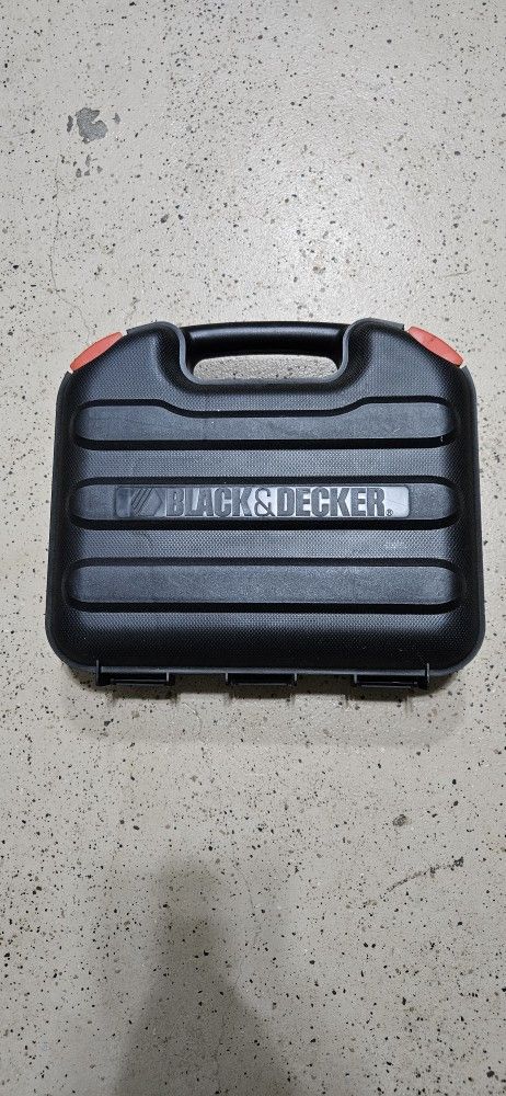 BLACK & DECKER CHARGABLE DRILL + ACCESSORIES