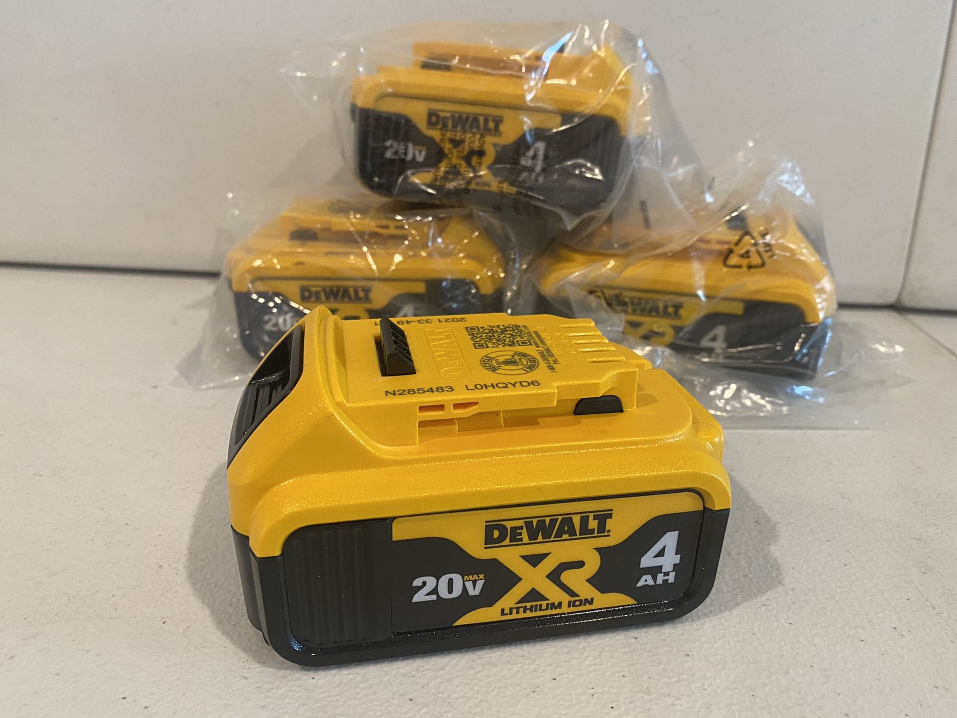 DEWALT 20-Volt MAX XR Premium Lithium-Ion 4.0Ah Battery Pack