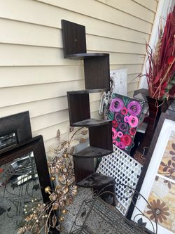 Corner shelf
